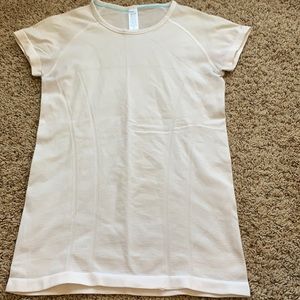 Ivivva short sleeve shirt